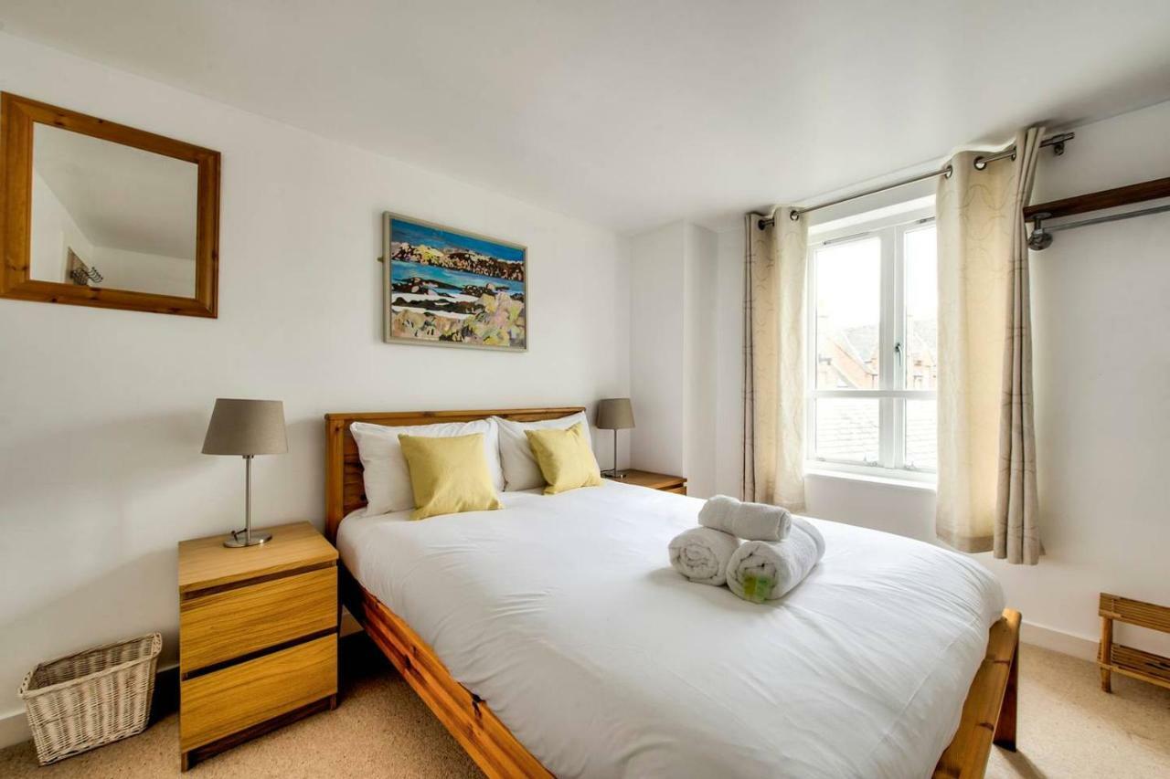 Altido Ultra Stylish Calton Road Apt W/ Parking Apartamento Edimburgo Exterior foto