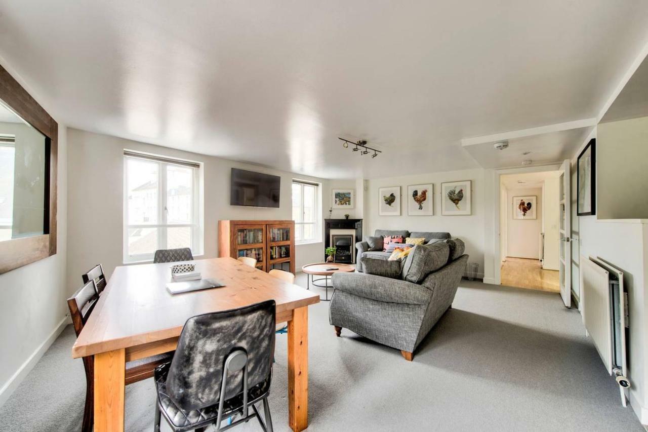 Altido Ultra Stylish Calton Road Apt W/ Parking Apartamento Edimburgo Exterior foto